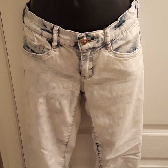 🔥HOT DEAL New🔥New Dynamite acid washed Jeans with leg buttons - Picture 2 of 8